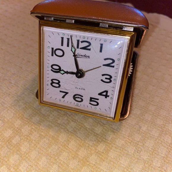 Linden Bedding Linden Windup Traveling Alarm Clock Illuminated